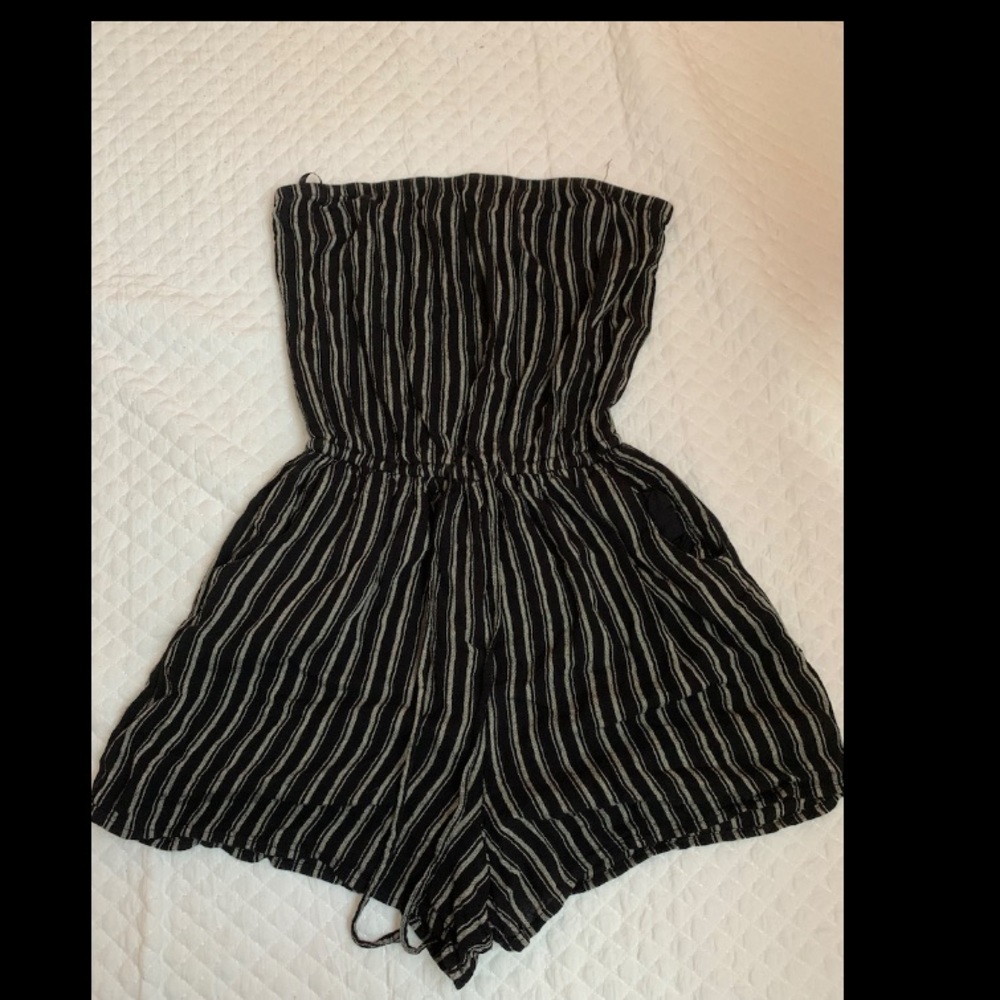 Cute Cotten romper. Size small